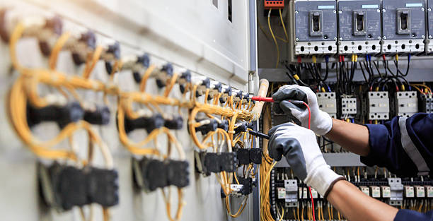 Professional Electrician technician working in Belle Haven, VA